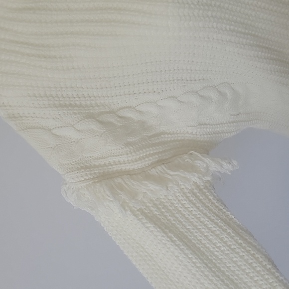 American Rag Fringe Sleeve Knit Tunic Ivory Sweater With Cut Out Back Size Small - Picture 4 of 14